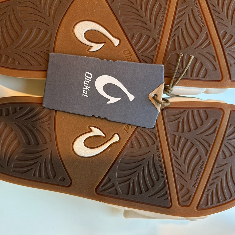 OluKai White Minimalist Sandals - Picture 4 of 4